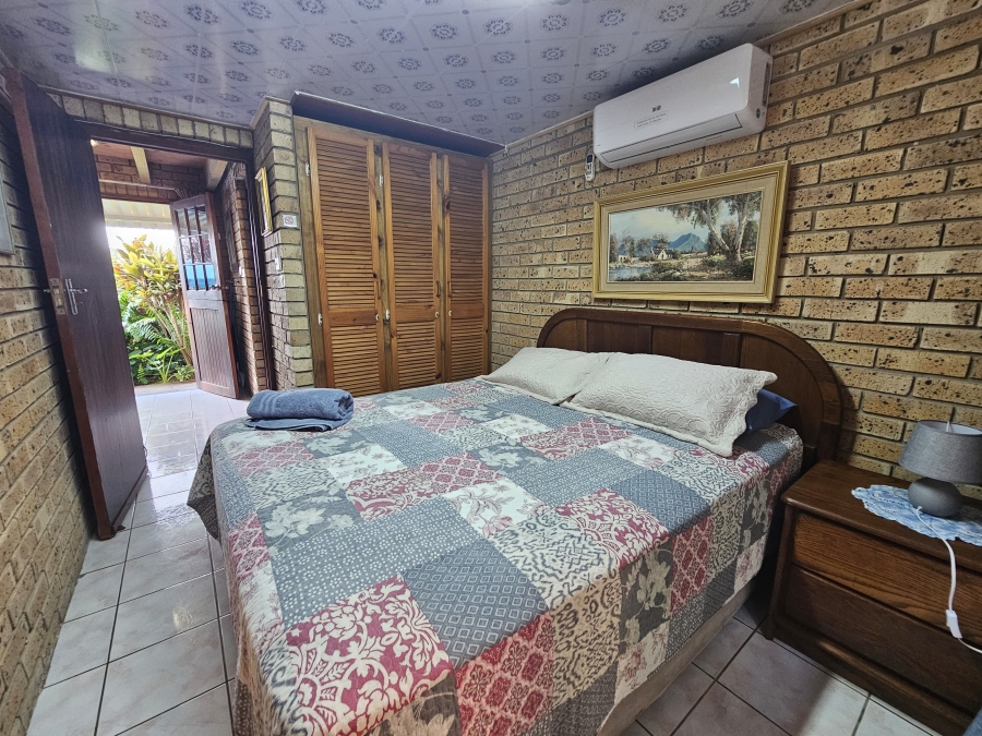 6 Bedroom Property for Sale in Sea Park KwaZulu-Natal