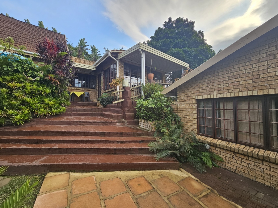 6 Bedroom Property for Sale in Sea Park KwaZulu-Natal