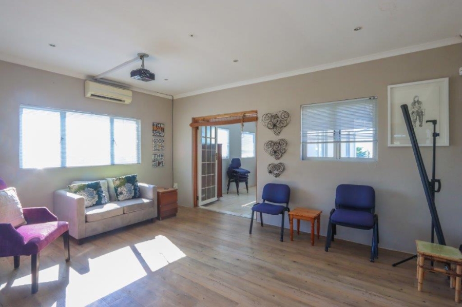 4 Bedroom Property for Sale in Dawncliffe KwaZulu-Natal