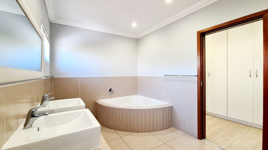 4 Bedroom Property for Sale in Pennington KwaZulu-Natal
