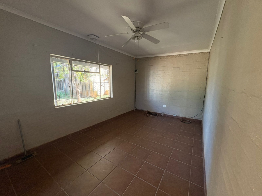 To Let 1 Bedroom Property for Rent in Signal Hill KwaZulu-Natal