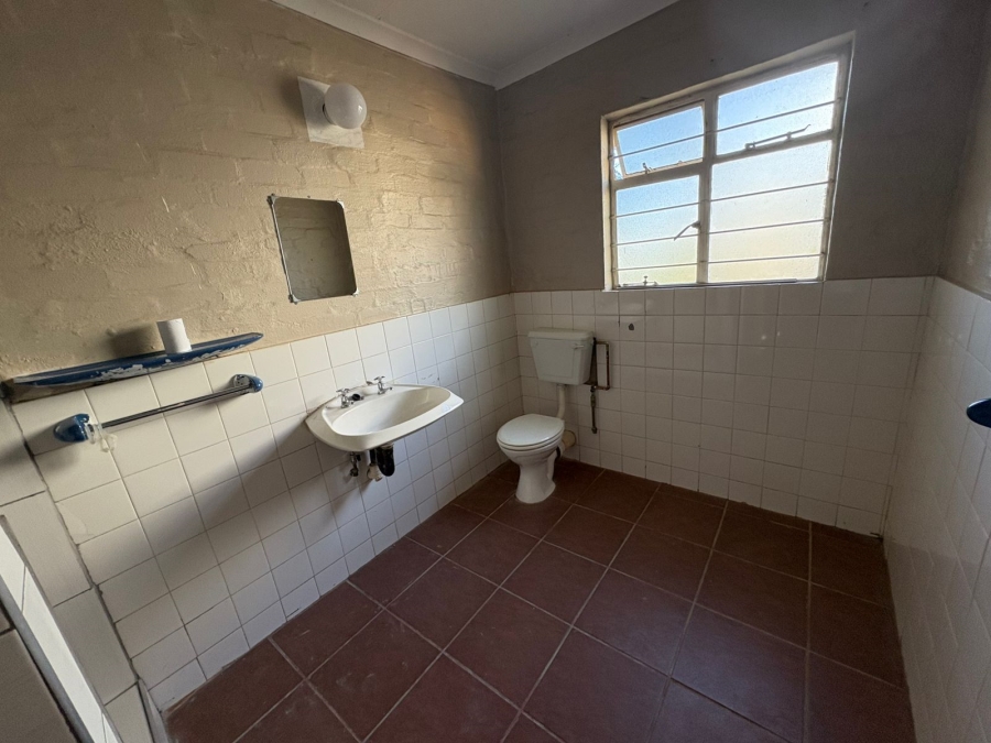 To Let 1 Bedroom Property for Rent in Signal Hill KwaZulu-Natal