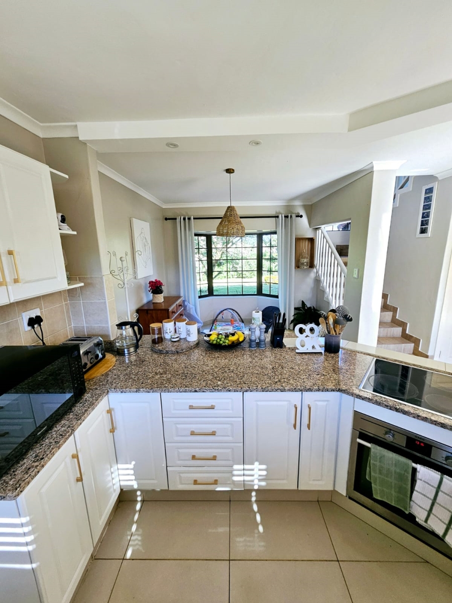 3 Bedroom Property for Sale in Clifton Hill Estate KwaZulu-Natal