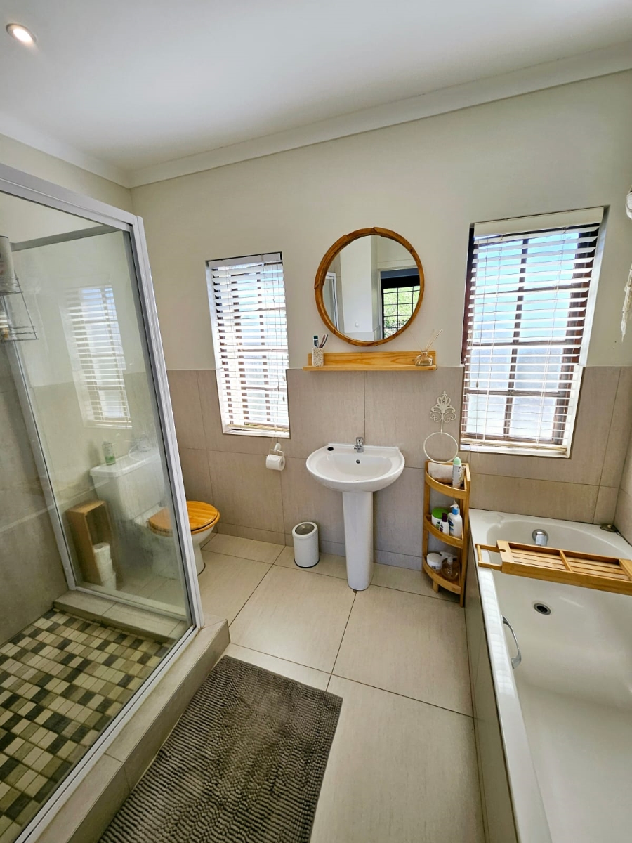3 Bedroom Property for Sale in Clifton Hill Estate KwaZulu-Natal