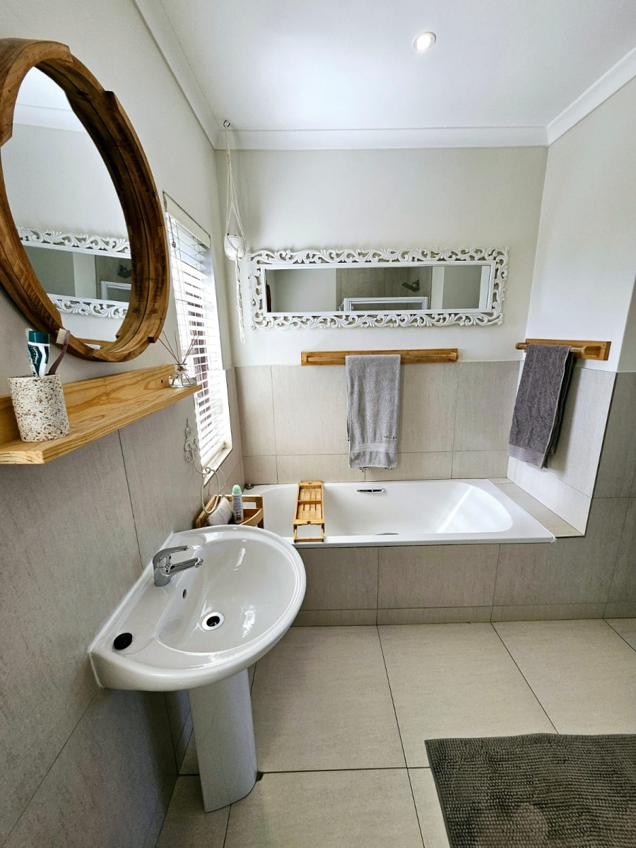 3 Bedroom Property for Sale in Clifton Hill Estate KwaZulu-Natal