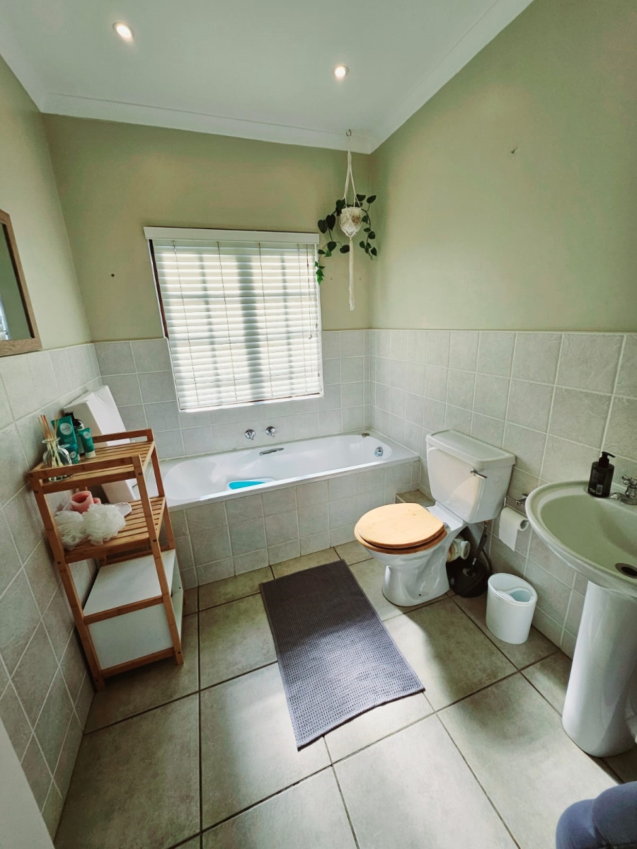 3 Bedroom Property for Sale in Clifton Hill Estate KwaZulu-Natal