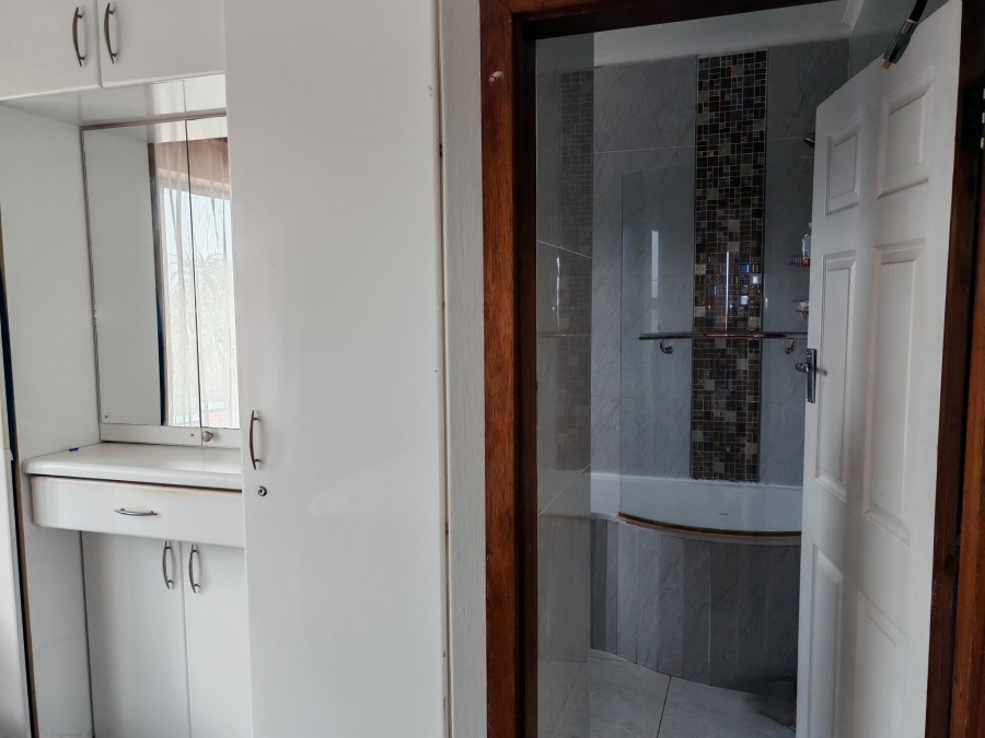 3 Bedroom Property for Sale in Ocean View KwaZulu-Natal