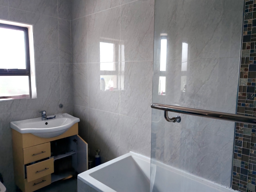 3 Bedroom Property for Sale in Ocean View KwaZulu-Natal