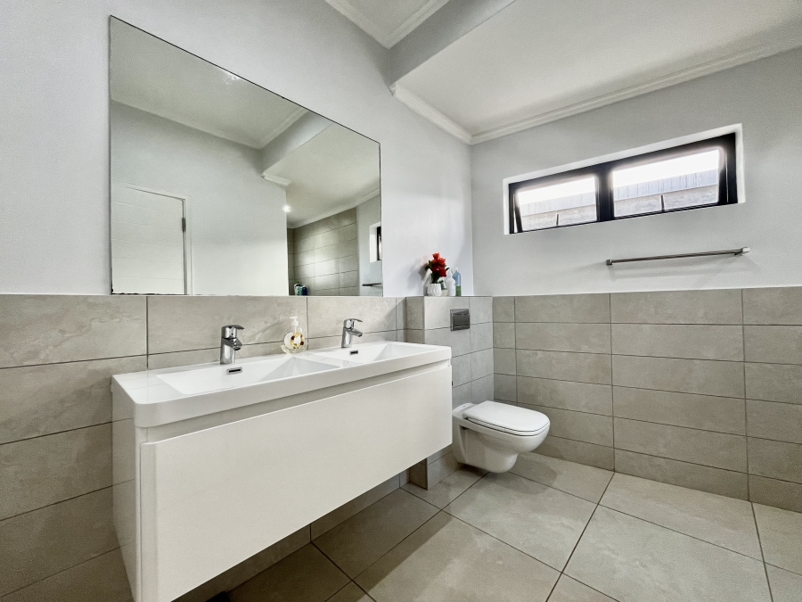 3 Bedroom Property for Sale in Shakas Rock KwaZulu-Natal