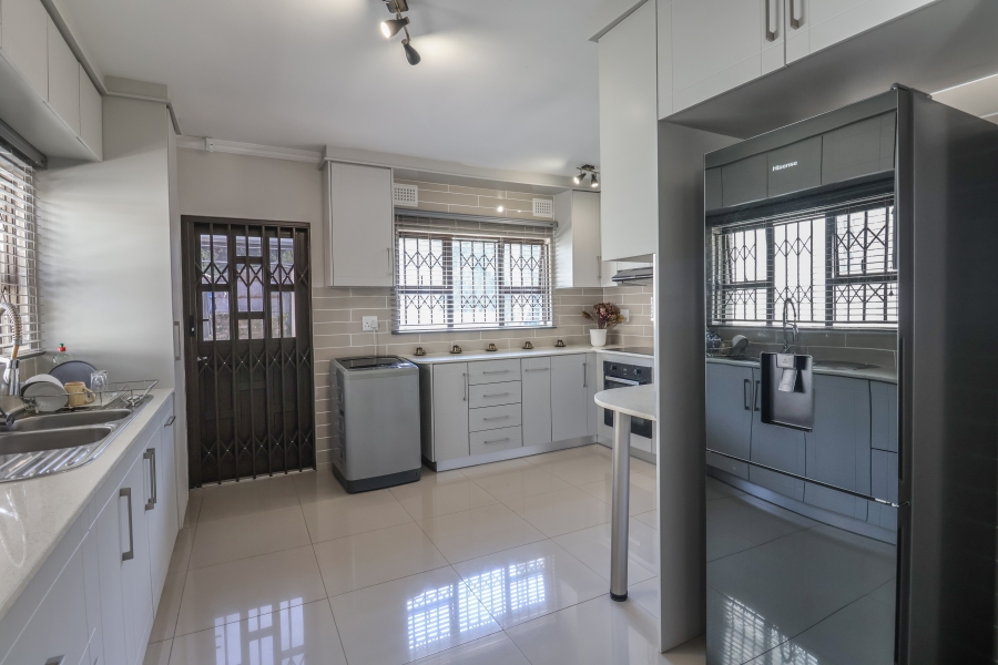 3 Bedroom Property for Sale in Rouken Glen KwaZulu-Natal