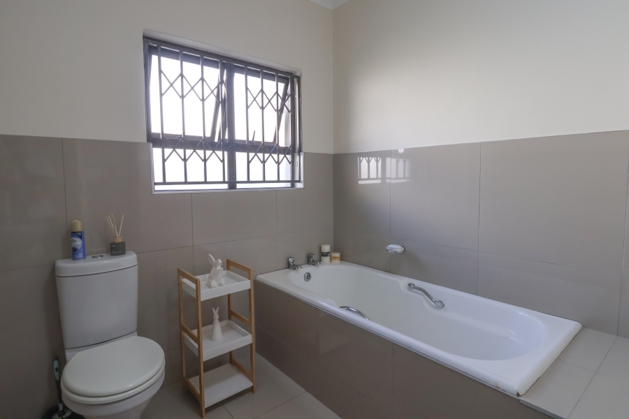 3 Bedroom Property for Sale in Rouken Glen KwaZulu-Natal