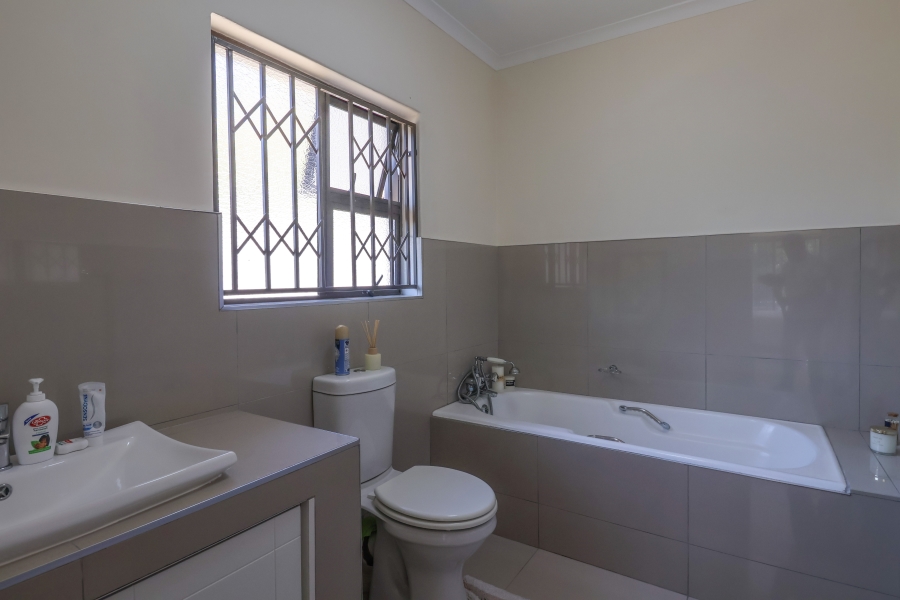 3 Bedroom Property for Sale in Rouken Glen KwaZulu-Natal
