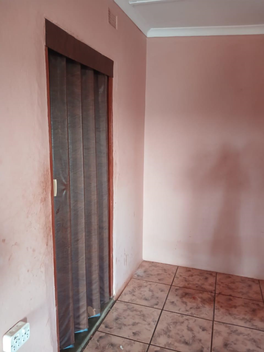 1 Bedroom Property for Sale in Empangeni Rural KwaZulu-Natal