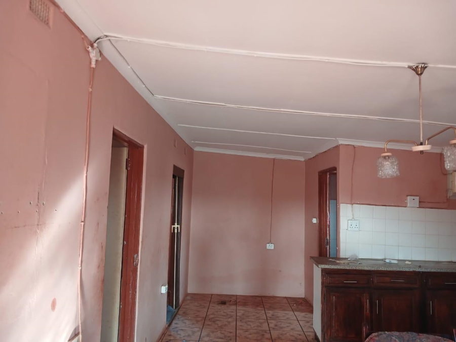 1 Bedroom Property for Sale in Empangeni Rural KwaZulu-Natal