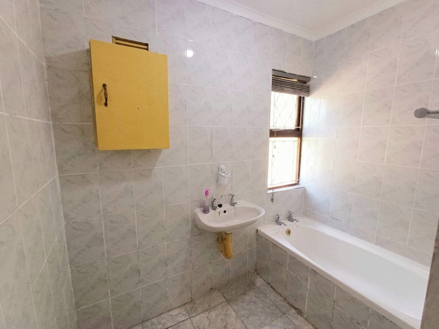 3 Bedroom Property for Sale in Newlands West KwaZulu-Natal