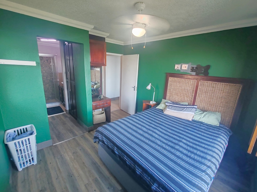 3 Bedroom Property for Sale in Lawrence Rocks KwaZulu-Natal