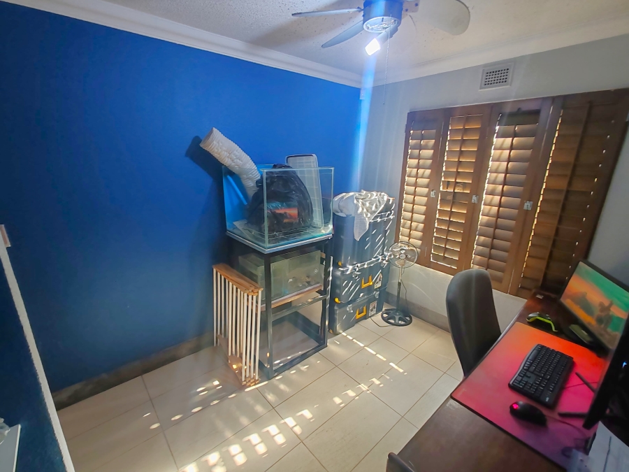 3 Bedroom Property for Sale in Lawrence Rocks KwaZulu-Natal