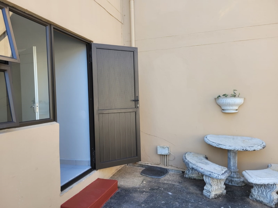 1 Bedroom Property for Sale in Uvongo Beach KwaZulu-Natal