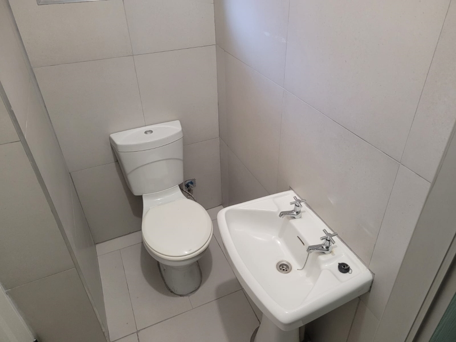 1 Bedroom Property for Sale in Uvongo Beach KwaZulu-Natal