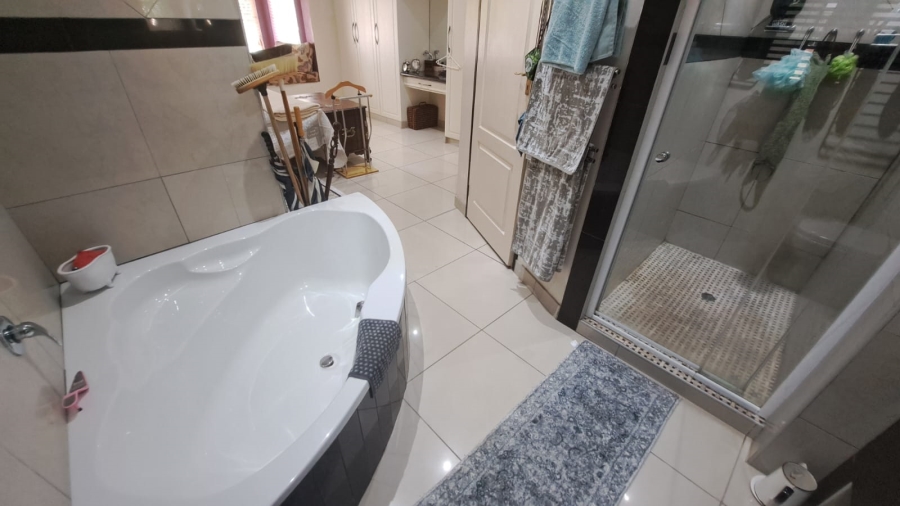 3 Bedroom Property for Sale in Meer En See KwaZulu-Natal