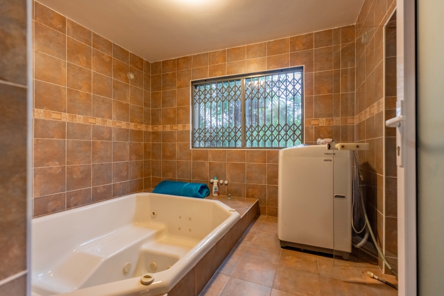 5 Bedroom Property for Sale in Reservoir Hills KwaZulu-Natal