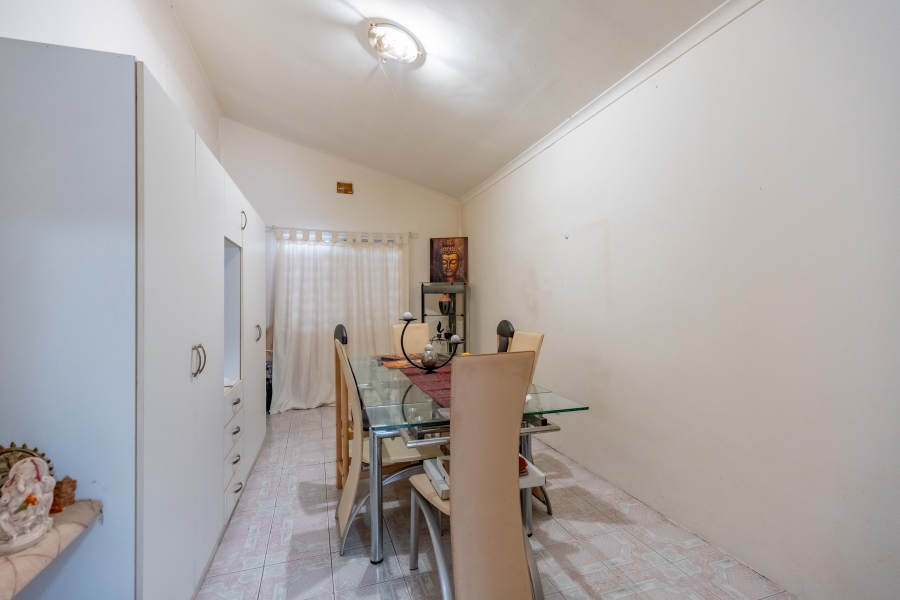 5 Bedroom Property for Sale in Reservoir Hills KwaZulu-Natal