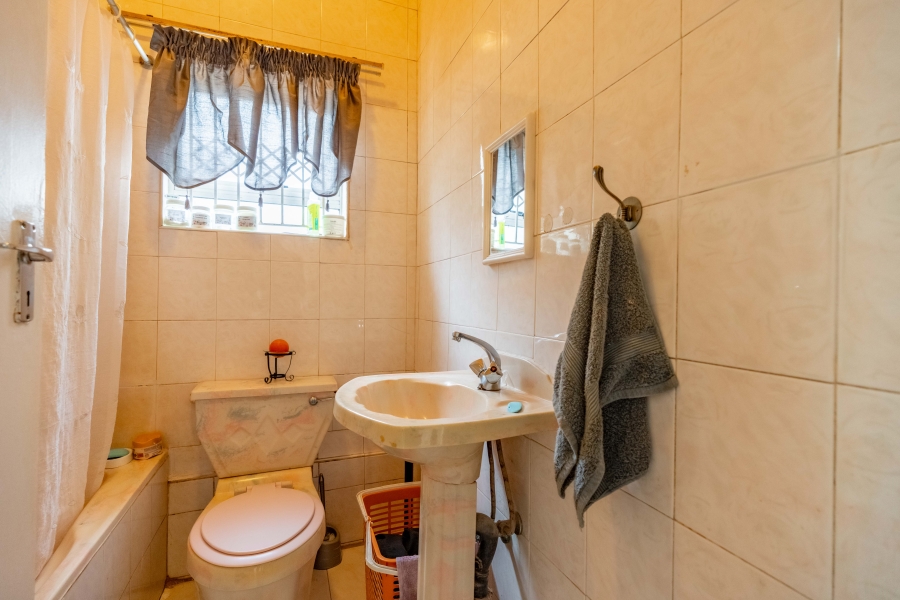 5 Bedroom Property for Sale in Reservoir Hills KwaZulu-Natal