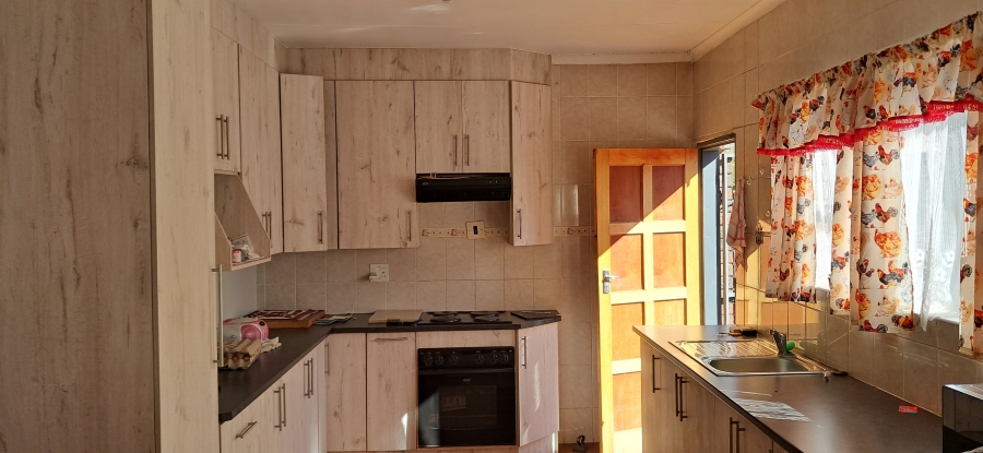 4 Bedroom Property for Sale in Pioneer Park KwaZulu-Natal