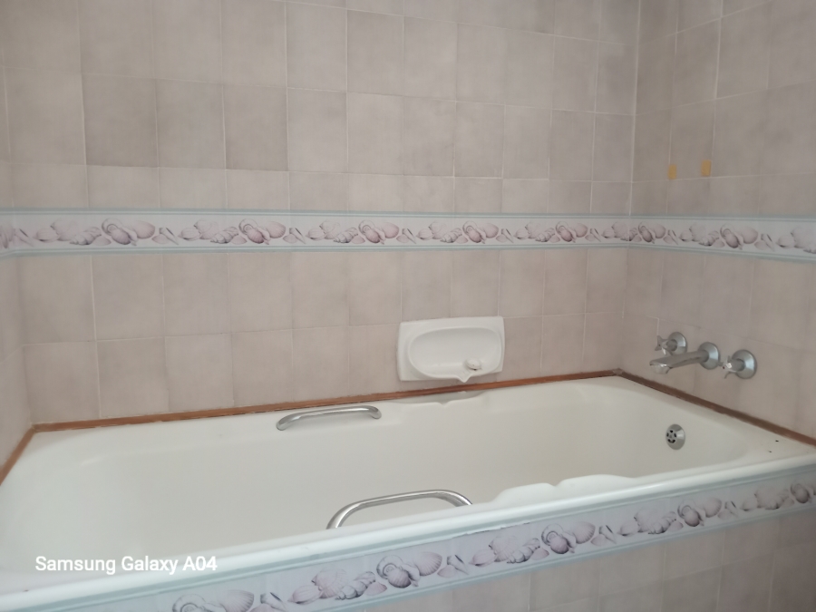 3 Bedroom Property for Sale in Margate KwaZulu-Natal