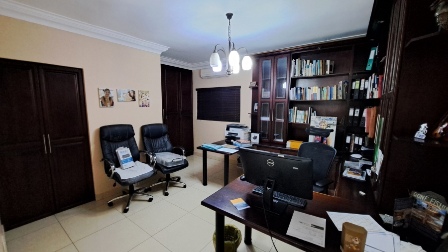 4 Bedroom Property for Sale in Tuzi Gazi KwaZulu-Natal