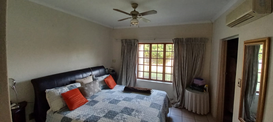 6 Bedroom Property for Sale in Meer En See KwaZulu-Natal