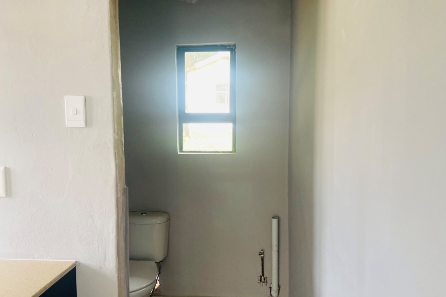 To Let 1 Bedroom Property for Rent in Athlone Park KwaZulu-Natal