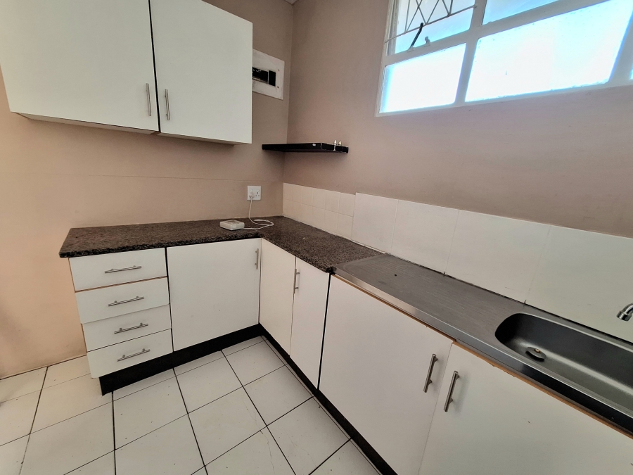 To Let 2 Bedroom Property for Rent in Essenwood KwaZulu-Natal
