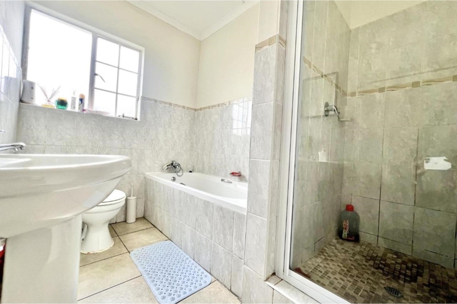 3 Bedroom Property for Sale in Lincoln Meade KwaZulu-Natal