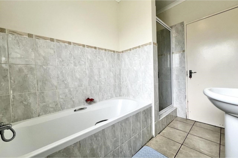 3 Bedroom Property for Sale in Lincoln Meade KwaZulu-Natal