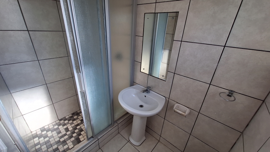 To Let 1 Bedroom Property for Rent in Athlone Park KwaZulu-Natal