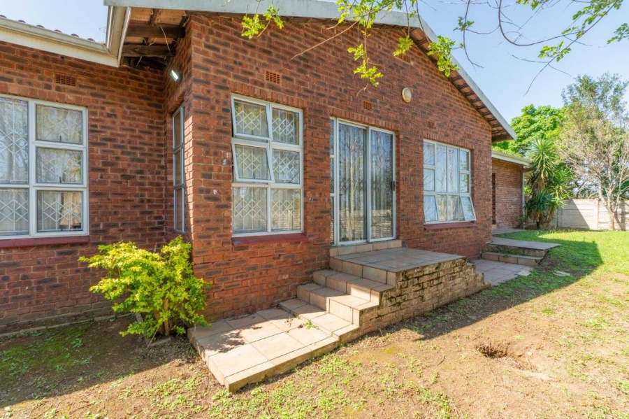 4 Bedroom Property for Sale in Dawncrest KwaZulu-Natal