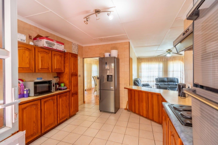 4 Bedroom Property for Sale in Dawncrest KwaZulu-Natal