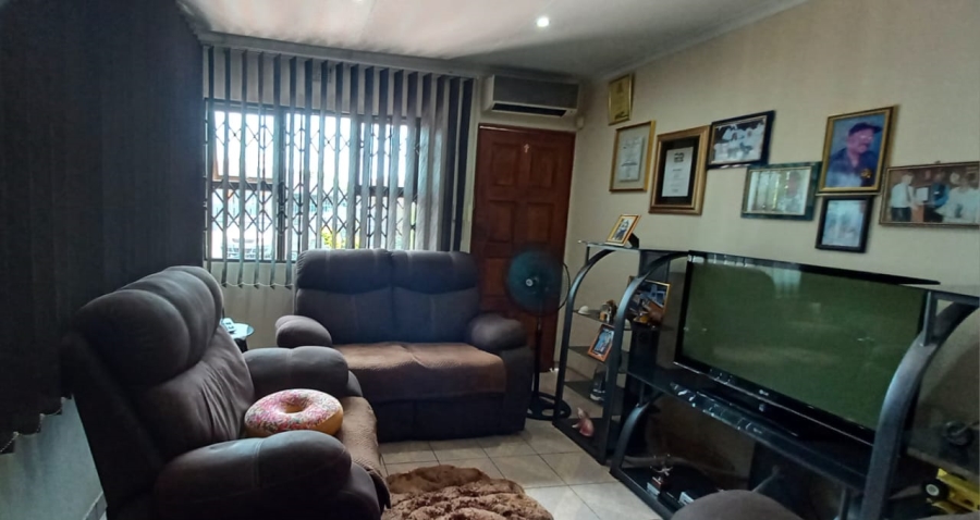 3 Bedroom Property for Sale in Brackenham KwaZulu-Natal