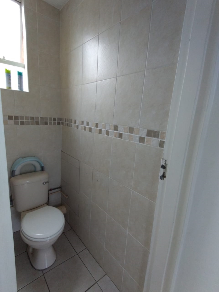 2 Bedroom Property for Sale in Essenwood KwaZulu-Natal