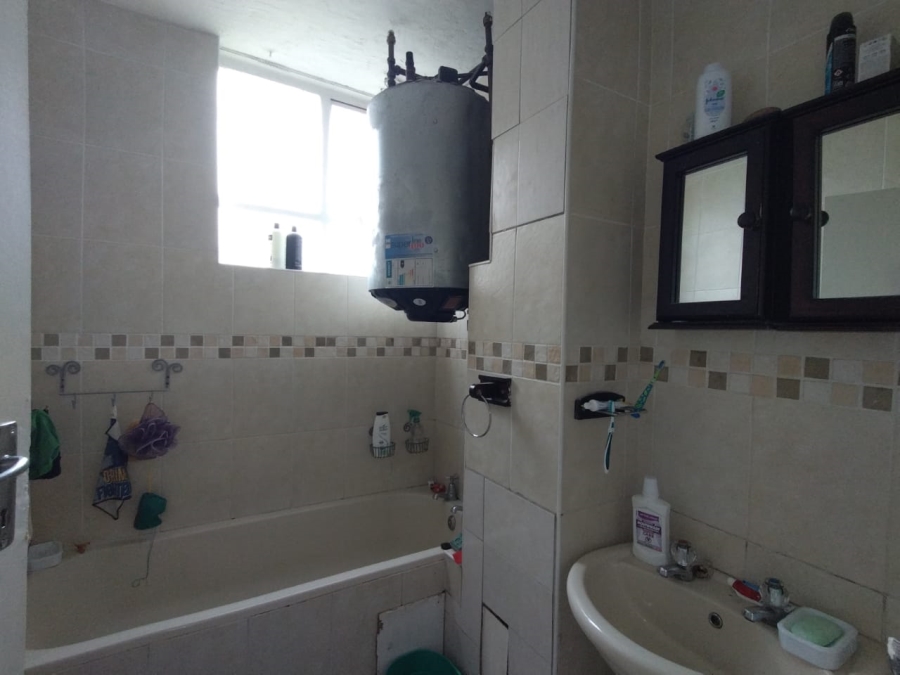2 Bedroom Property for Sale in Essenwood KwaZulu-Natal