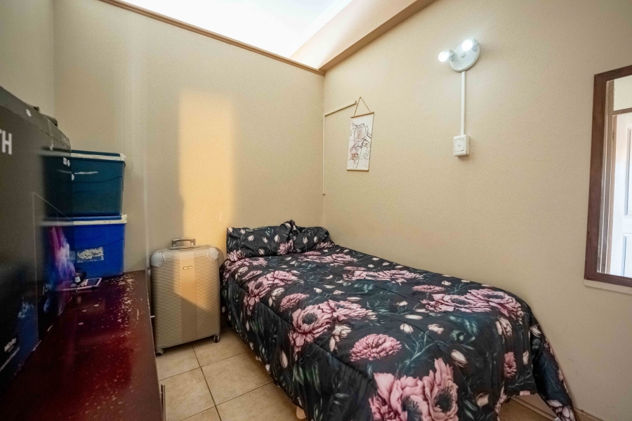 2 Bedroom Property for Sale in Amanzimtoti KwaZulu-Natal