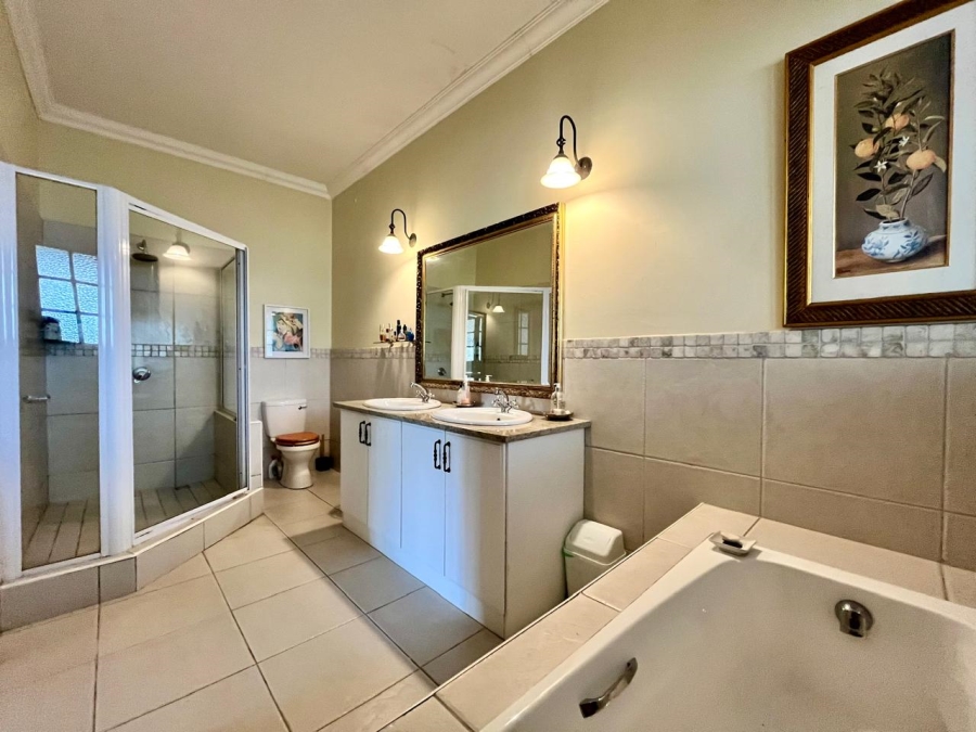 6 Bedroom Property for Sale in Shortens Country Estate KwaZulu-Natal