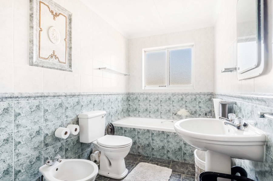 6 Bedroom Property for Sale in Athlone Park KwaZulu-Natal