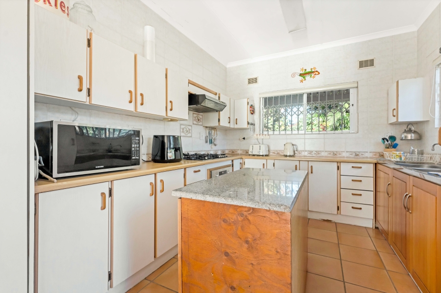6 Bedroom Property for Sale in Athlone Park KwaZulu-Natal