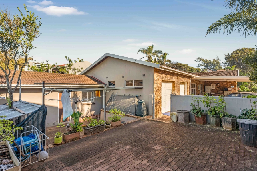 6 Bedroom Property for Sale in Athlone Park KwaZulu-Natal