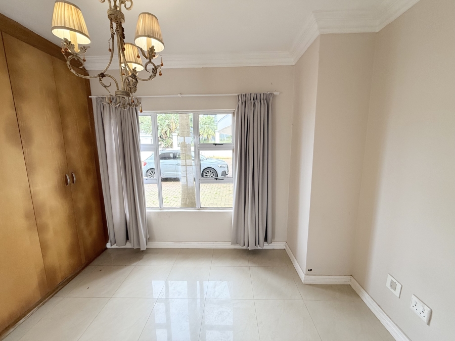 To Let 5 Bedroom Property for Rent in Umhlanga Ridge KwaZulu-Natal