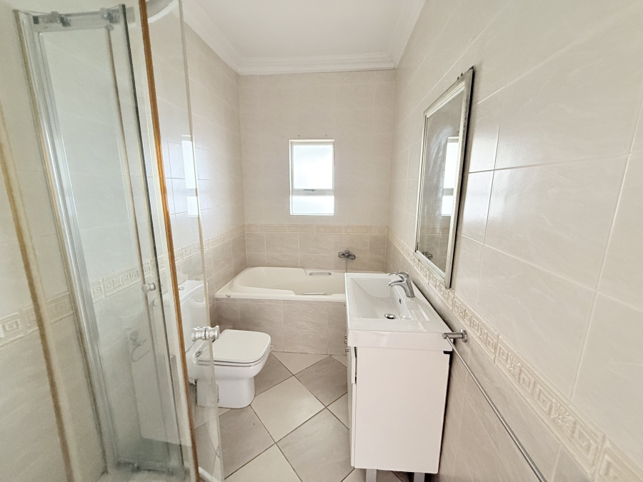 To Let 5 Bedroom Property for Rent in Umhlanga Ridge KwaZulu-Natal