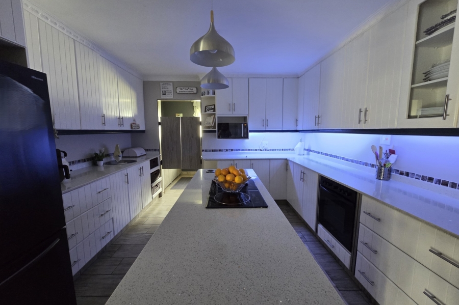 4 Bedroom Property for Sale in Meer En See KwaZulu-Natal