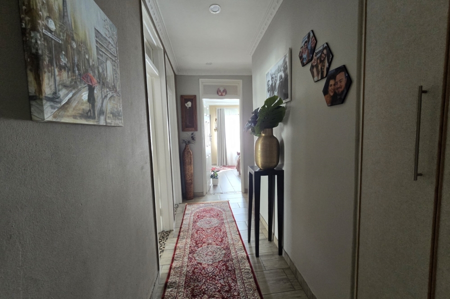 4 Bedroom Property for Sale in Meer En See KwaZulu-Natal
